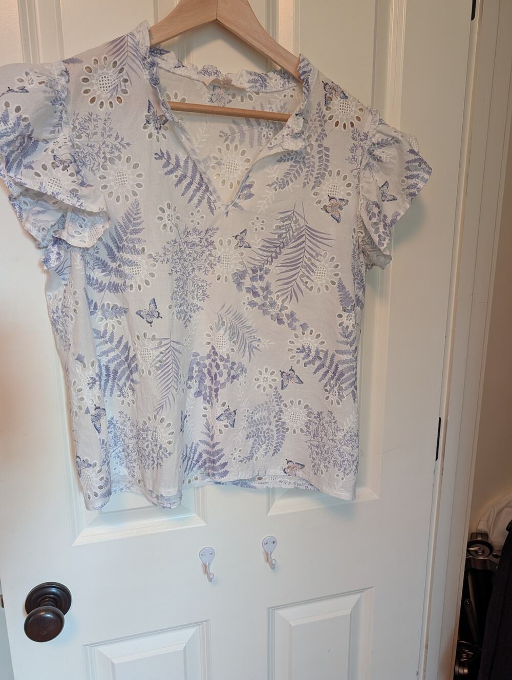 Lovely Solitaire blouse - Botanical/butterfly print - Size L